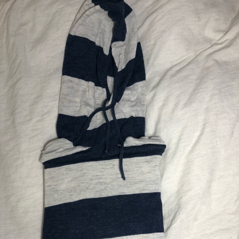 H&M Lightweight Pullover (L)